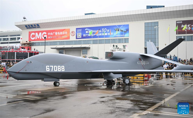 Guangdong : des drones et des systèmes aériens sans pilote développés en Chine exposés à l'Airshow China de Zhuhai