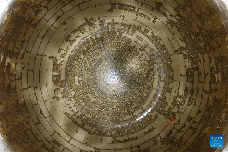 Guangdong : les travaux de l'observatoire souterrain de neutrinos de Jiangmen se poursuivent