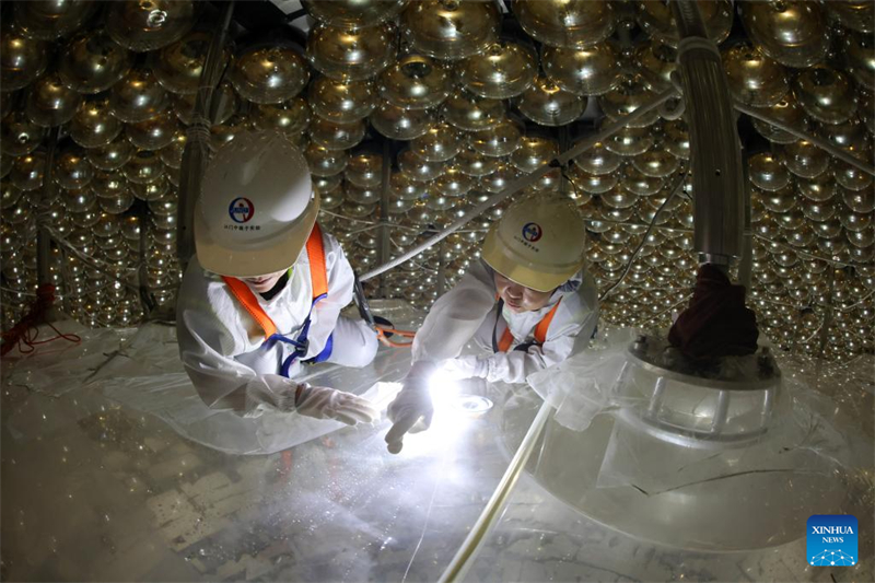 Guangdong : les travaux de l'observatoire souterrain de neutrinos de Jiangmen se poursuivent