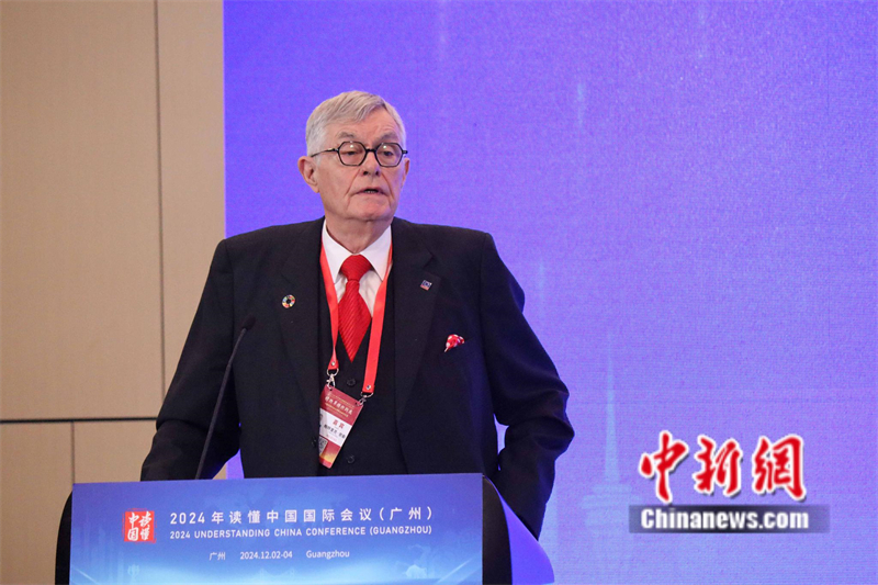 Patrick Nijs prend la parole lors de la 8e Conférence Comprendre la Chine, à Guangzhou, capitale de la province du Guangdong (sud de la Chine). (Chen Tianhao / China News Service)