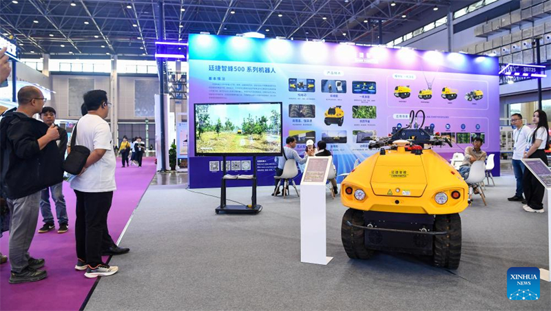 Hainan : ouverture de la 27e Foire commerciale internationale d'hiver de Chine à Haikou