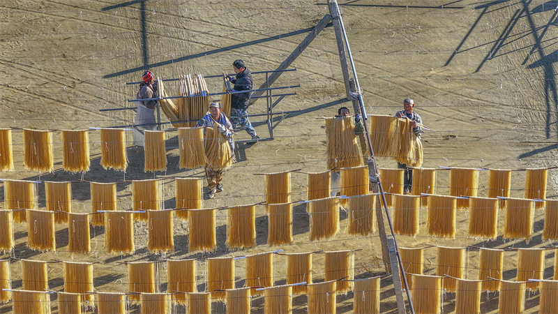 Hebei : la transformation des patates douces de montagne contribue à augmenter les revenus à Zunhua