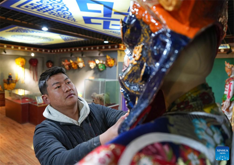 Xizang : histoire en photos d'un héritier de la technique traditionnelle de fabrication de masques tibétains