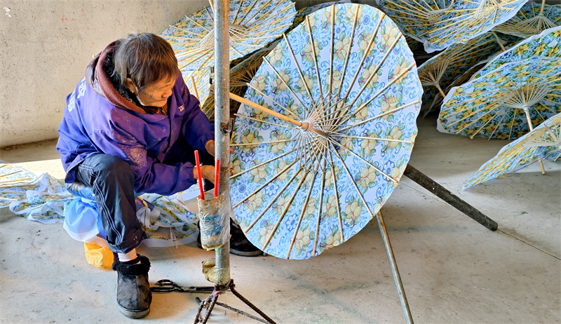 Hunan : à Changning, les petits parapluies en papier huilé soutiennent la voie vers la prospérité