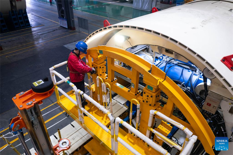 Une machine de forage de tunnels sort de la cha?ne de production dans un parc industriel à Changsha, capitale de la province du Hunan (centre de la Chine), le 18 décembre 2024. (Photo / Xinhua)