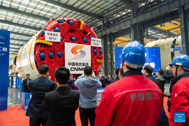 Hunan : une machine de forage de tunnels sort de la cha?ne de production à Changsha