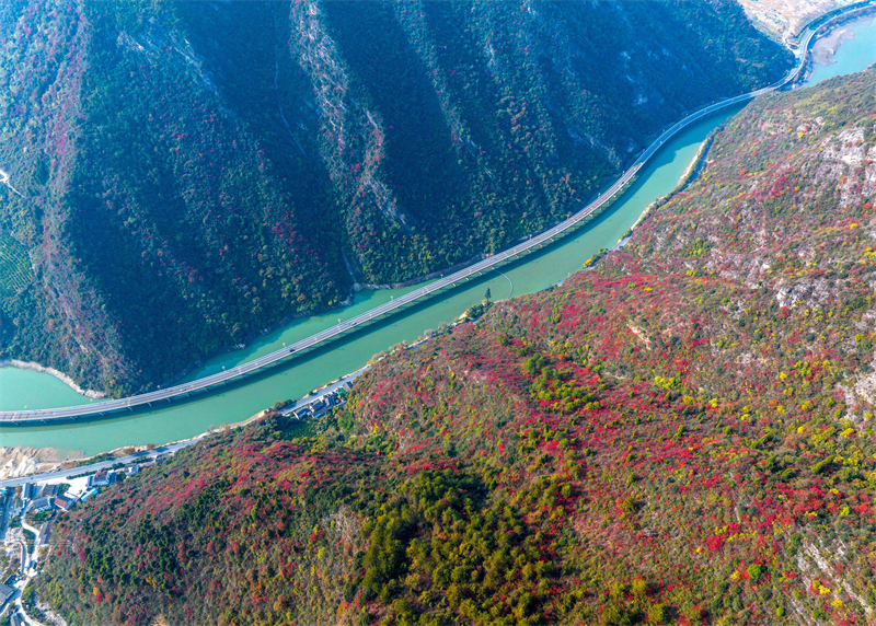 Hubei : la ? route aquatique ? colorée de Yichang