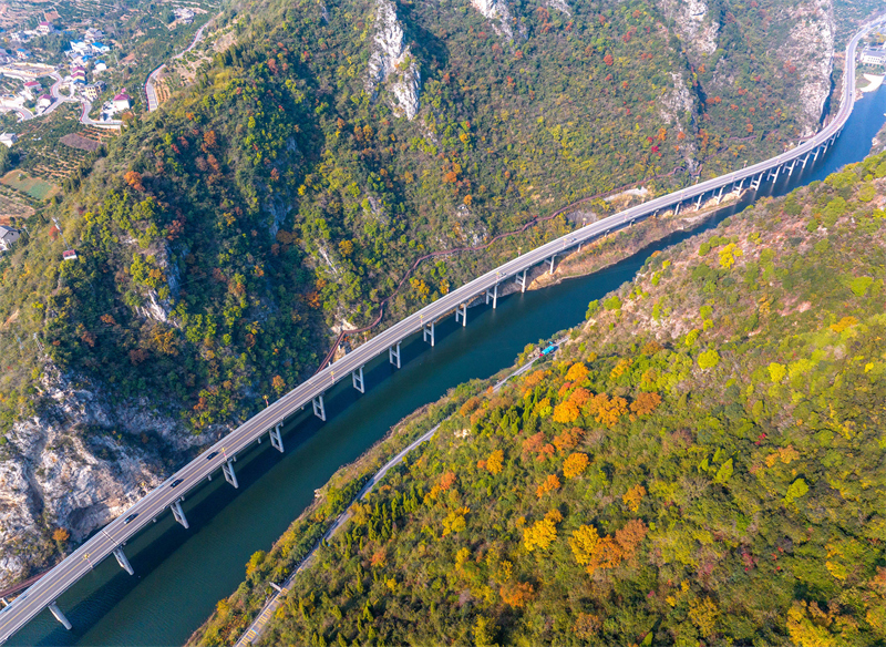 Hubei : la ? route aquatique ? colorée de Yichang