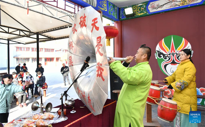 Hebei : les acrobaties traditionnelles de Wuqiao