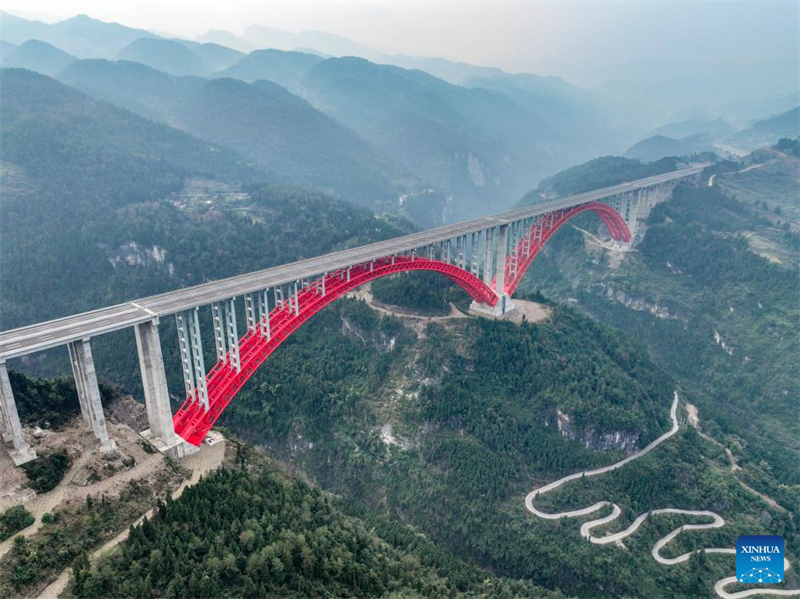 De nouvelles sections de l'autoroute Chongqing-Hunan ouvertes au trafic public