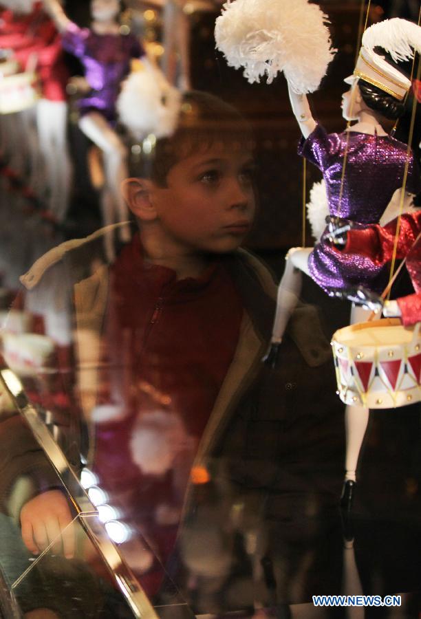 Une vitrine des Galeries Lafayette, à Paris, le 6 novembre 2012. 