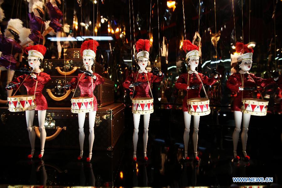 Une vitrine des Galeries Lafayette, à Paris, le 6 novembre 2012. 