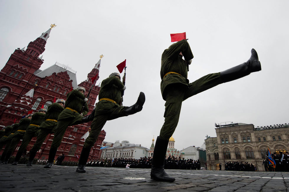 Des soldats russes participant à la répétition du  défilé militaire.