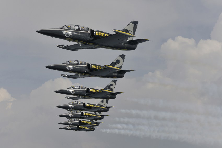 Performances époustouflantes de la patrouille Breitling Jet Team (11)