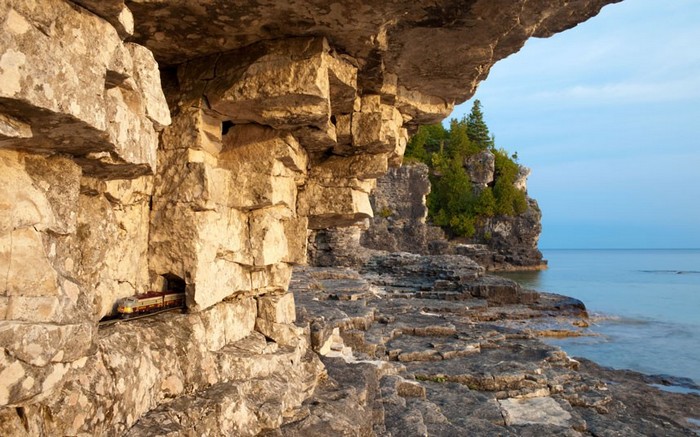 Un photographe traverse le Canada avec son train miniature (13)