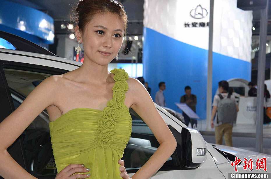 Belles h?tesses au salon automobile de Guangzhou  (7)