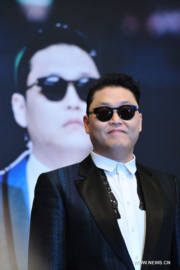 Le chanteur de la République populaire de Corée Psy, lors d'une conférence de presse avant un concert à Singapour, le 1er décembre 2012. (Photo : Then Chih Wey)