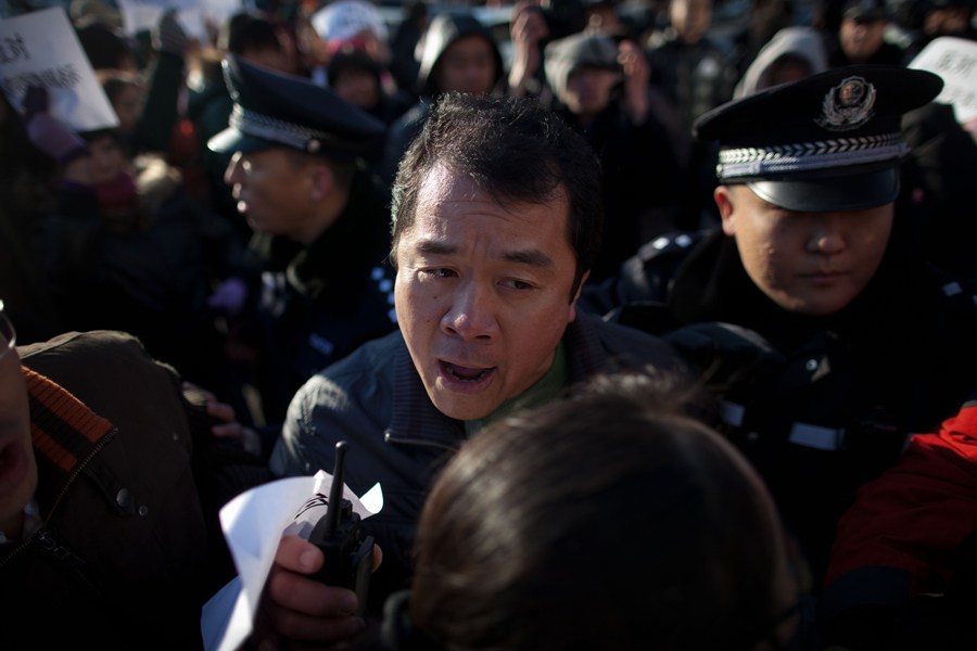 Des manifestants contre une fraude de l'EIE du TGV Beijing – Shenyang (8)