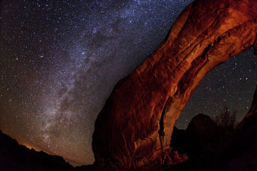 Vues nocturnes magnifiques dans le parc national des Arches, par Bret Webster (3)