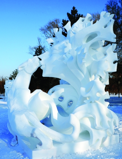 Concours de sculptures de neige à Harbin : l'équipe fran?aise remporte le titre (3)