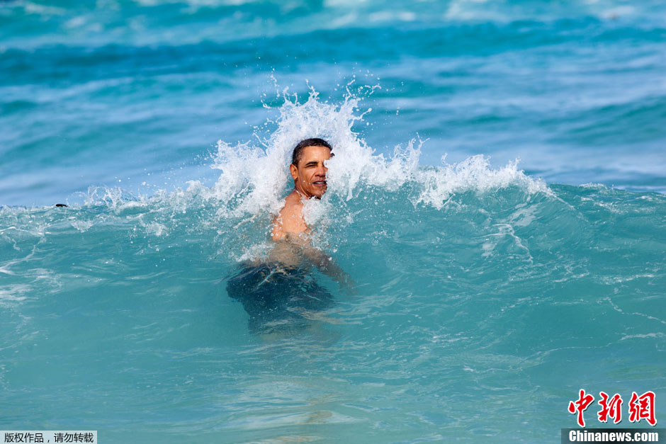 Obama sur la plage ! Le président américain passe ses vacances à Hawa?