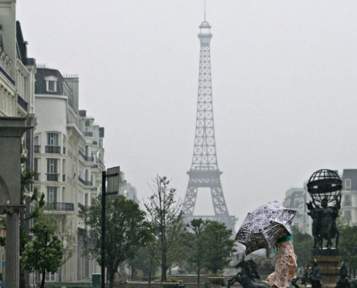 Une autre Tour Eiffel chinoise, à Hangshou, dans le Zhejiang