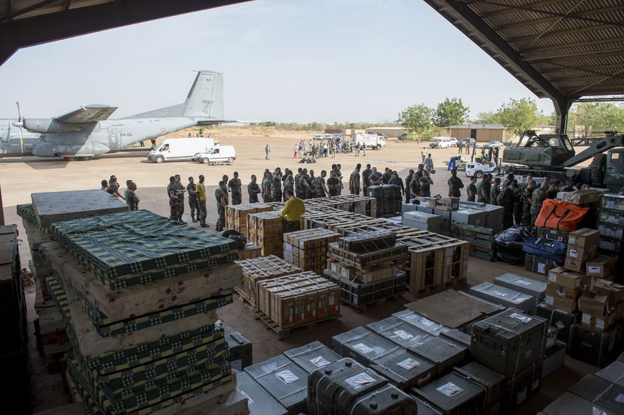 1700 soldats fran?ais dans l'opération Serval, dont 800 au Mali  (4)