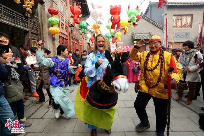 Les étrangers célèbrent la fête du Printemps (5)