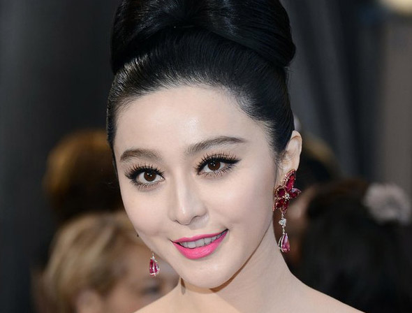 Fan Bingbing sur le tapis rouge de la 85e cérémonie des Oscars