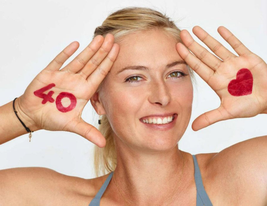 Maria Sharapova pose pour célébrer le 40e anniversaire de la WTA