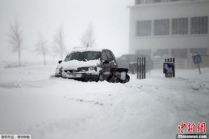 France : de fortes chutes de neige s'abattent sur le nord et l'ouest du pays  (2)