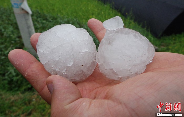 Attaque de grêlons géants dans le Guizhou