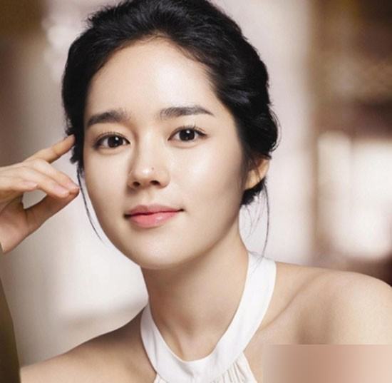 2. Han Ga In