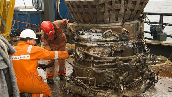 Les moteurs d'Apollo 11 repêchés dans l'Océan Atlantique (2)