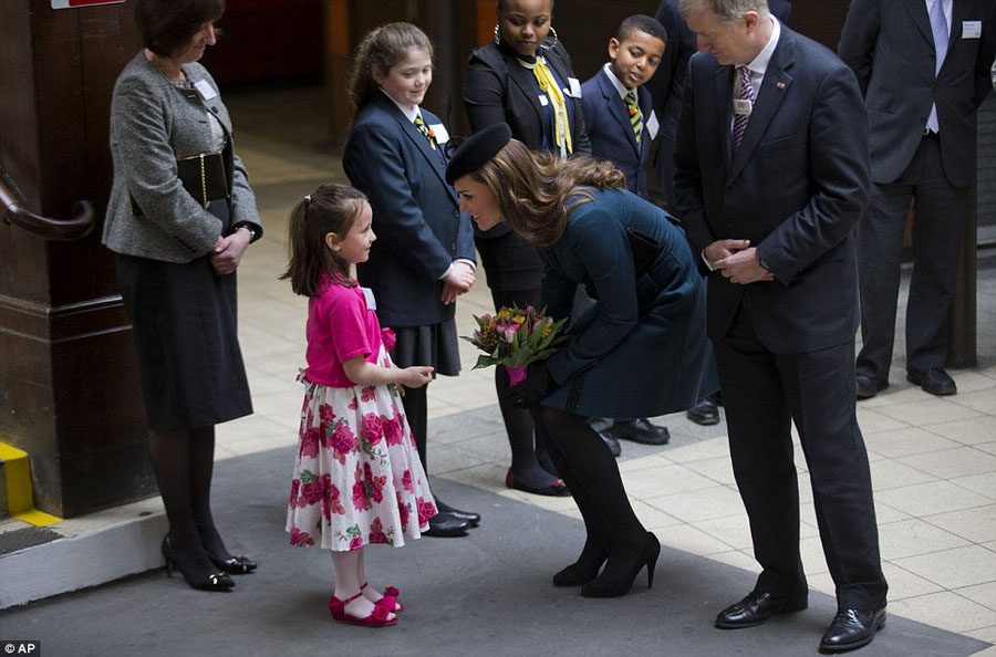 Kate Middleton prend le métro à Londres (5)