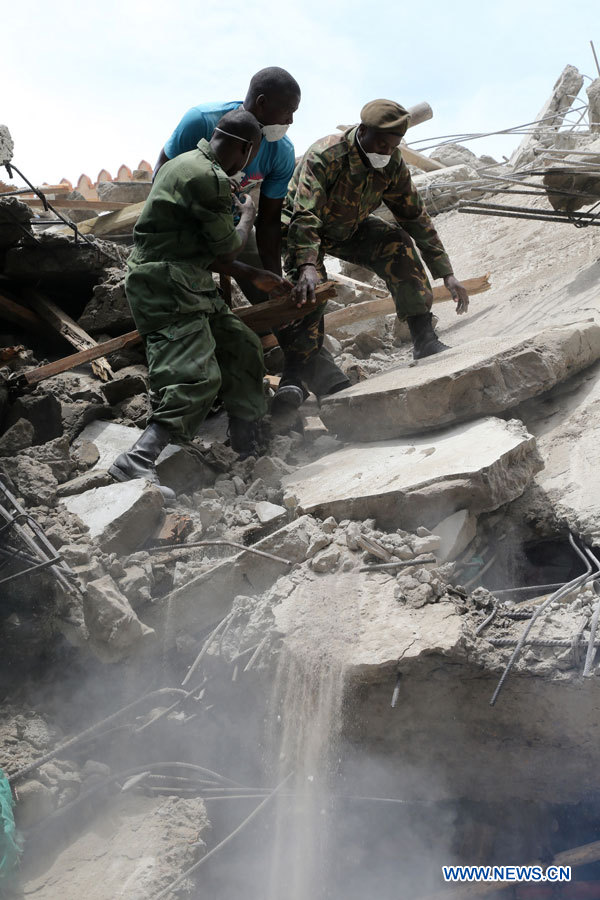 Au moins trois morts dans l'effondrement d'un batiment en Tanzanie (2)