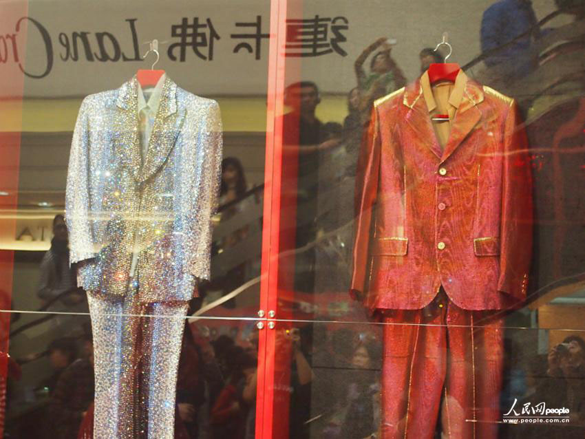 Les tenues que Leslie Cheung avait portées lors de ses concerts