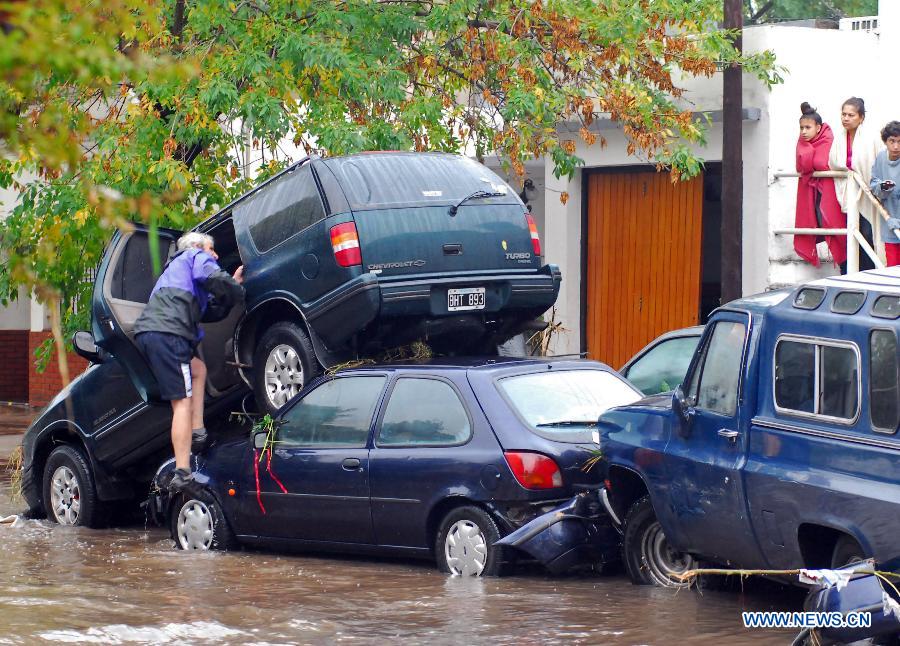 46 morts dans des inondations en Argentine  (3)