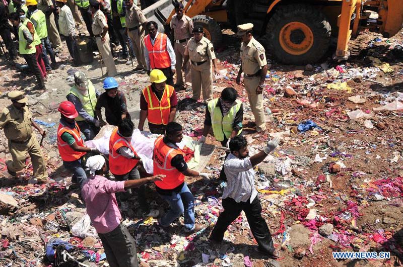 Effondrement d'un immeuble près de Bombay : 71 morts (nouveau bilan)  (8)