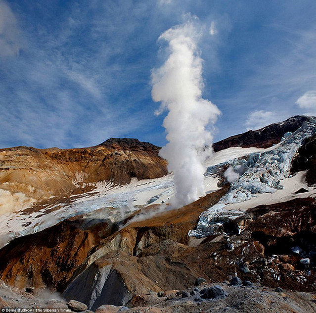 Le mystère d'un trou volcanique (6)