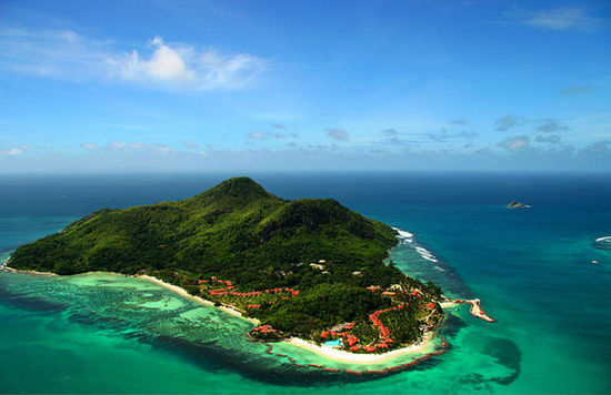 1. Les SeychellesDestination incontournable, les Seychelles restent parmi les sites touristiques les plus populaires au monde. La plage Anse Source d'Argent, sur l'?le de la Digue, est considérée comme la plus belle plage de l'océan Indien. Elle est un incontournable auprès des magazines de tourisme.