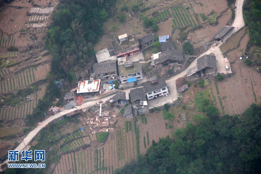 Séisme de Lushan : la région sinistrée à vue d'oiseau  (8)