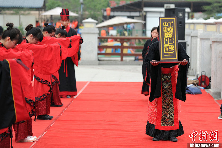 Rite traditionnel chinois pour le passage à la majorité