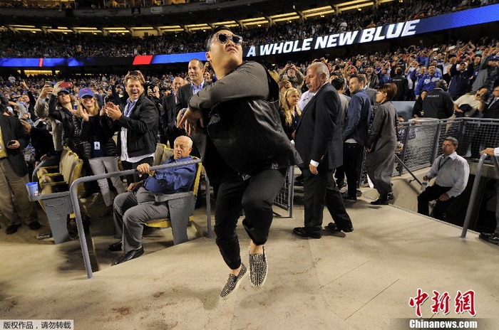 Baseball/MLB: PSY enflamme le stade Dodger