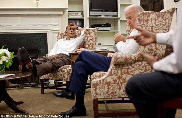 Barack Obama aime mettre les pieds sur la table… (15)