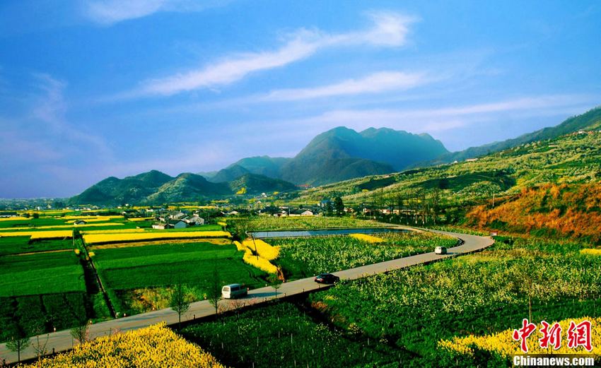 Le 8 mai 2013, le nouveau village de Penghua de Mianzhu recontruit après la tragédie du 12 mai 2008. (Photo : Mian Lvxuan)