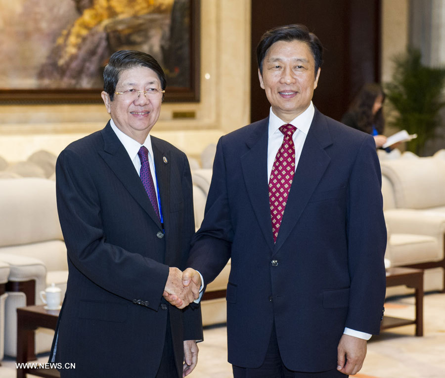 Le vice-président chinois rencontre des dirigeants du Sri Lanka, du Laos et du Cambodge (3)