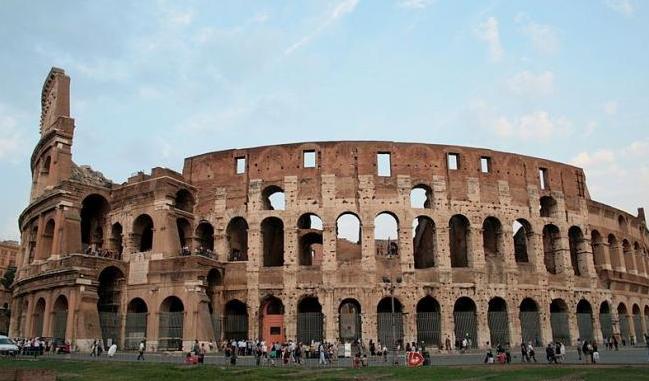 5 ItalieNombre de visiteurs : 46 100 000Principaux p?les d'attraction: civilisation antique, culture du café, mode.