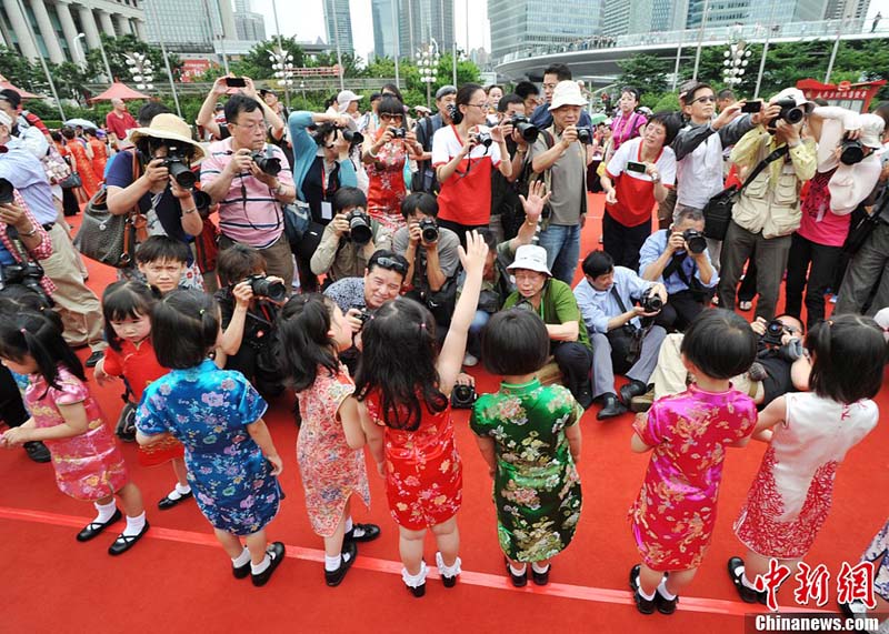 L'élégance des Shangha?ennes en qipao (4)