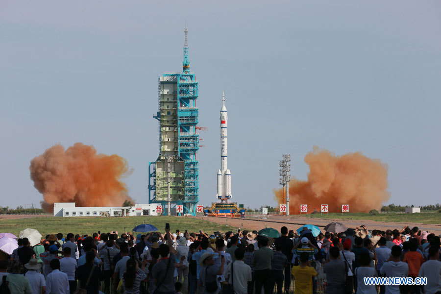 Lancement du vaisseau spatial habité Shenzhou-10  (3)